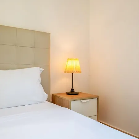 Guestrady - Almirante Reis * Lissabon