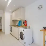 Guestrady - Almirante Reis Apartment *
