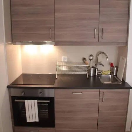 Guestrady - Almirante Reis *