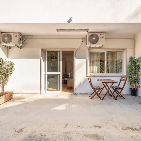 Guestrady - Almirante Reis * ליסבון